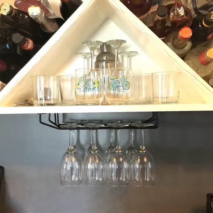 Support à verres à vin sous armoire
