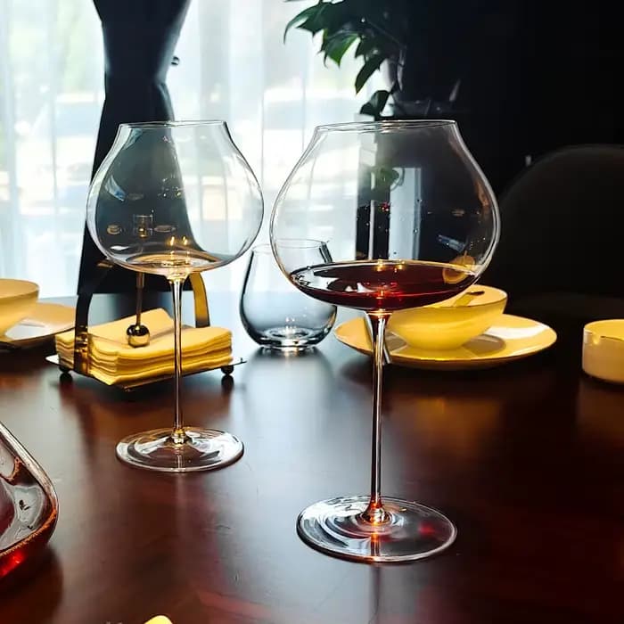 Verre à vin blanc foncé