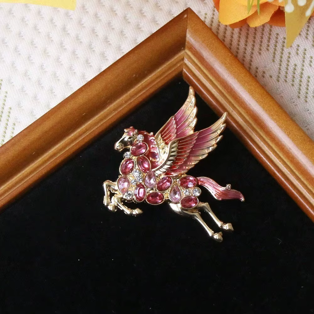 Accessoires de bijoux, broches à motif d'animal cheval ailé pour hommes et femmes, accessoires de bi