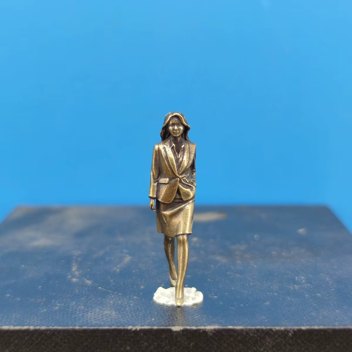 Figurine OL d'affaires Miniature en laiton, modèle de dame de collier, ornement de bureau pour la décoration de la maison, accessoire de Micro paysage