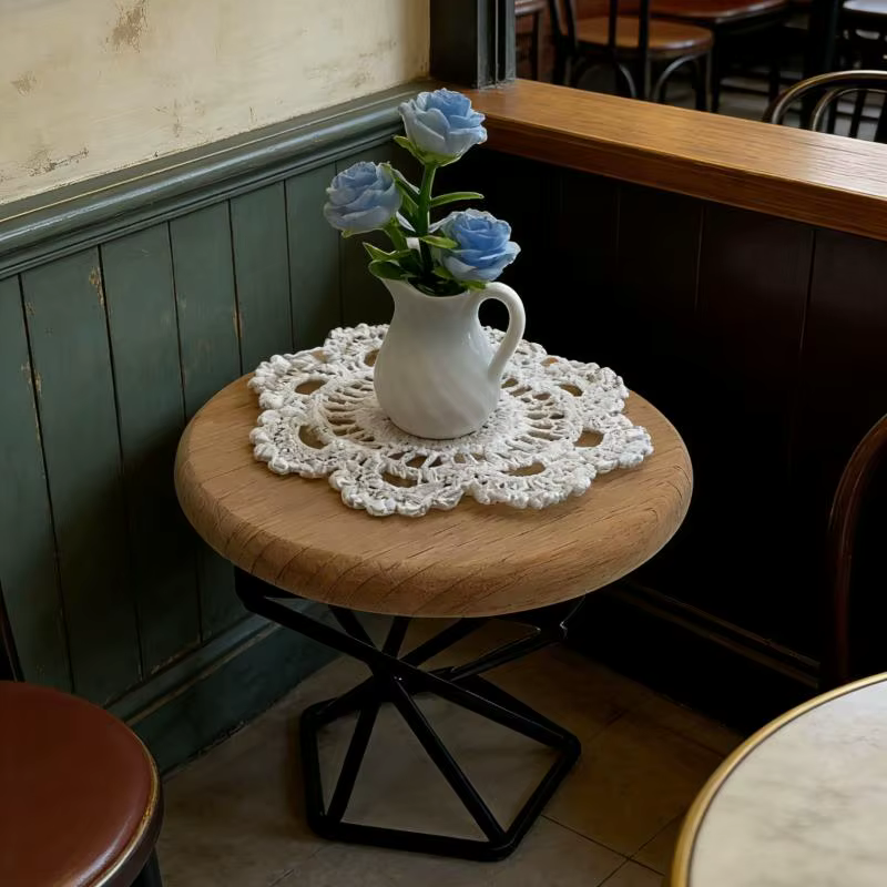 Mini table basse ronde pour maison de poupée, accessoires de meubles avec modèle de vase, ornement réaliste pour scène de décoration DIY