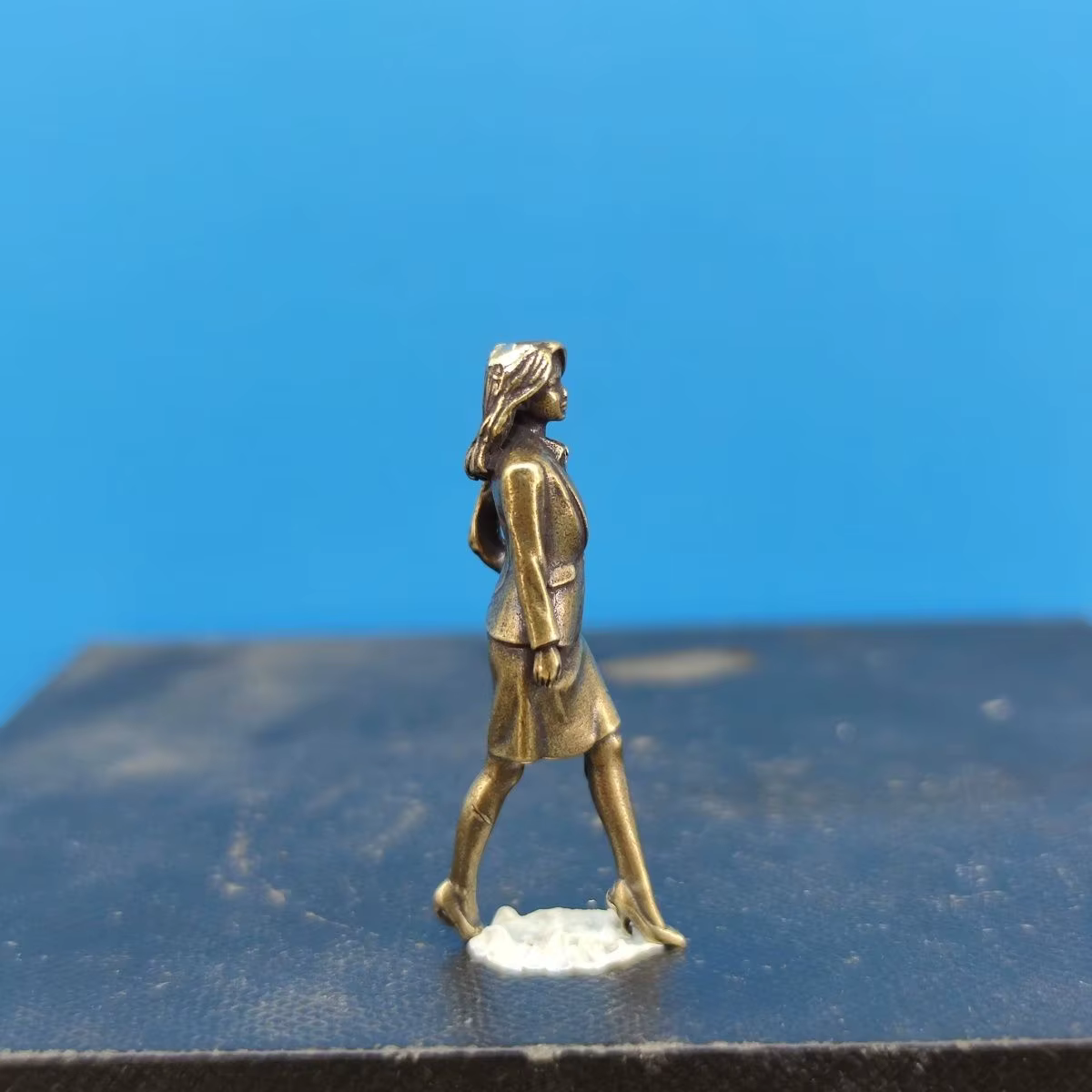 Figurine OL d'affaires Miniature en laiton, modèle de dame de collier, ornement de bureau pour la décoration de la maison, accessoire de Micro paysage