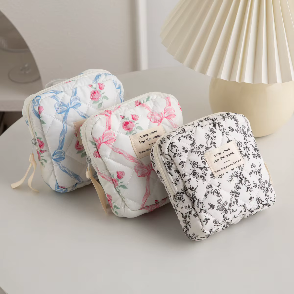 Mini sac à cosmétiques carré mignon pour femmes, écouteurs portables, rouge à lèvres, serviettes hygiéniques, pochette de rangement, petits sacs de maquillage à fermeture éclair