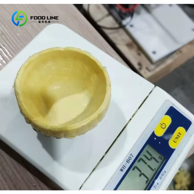 Machine de moulage pneumatique personnalisée pour coques de tartelettes, machine de formage de peaux de tartelettes de comptoir commerciale pour boulangerie
