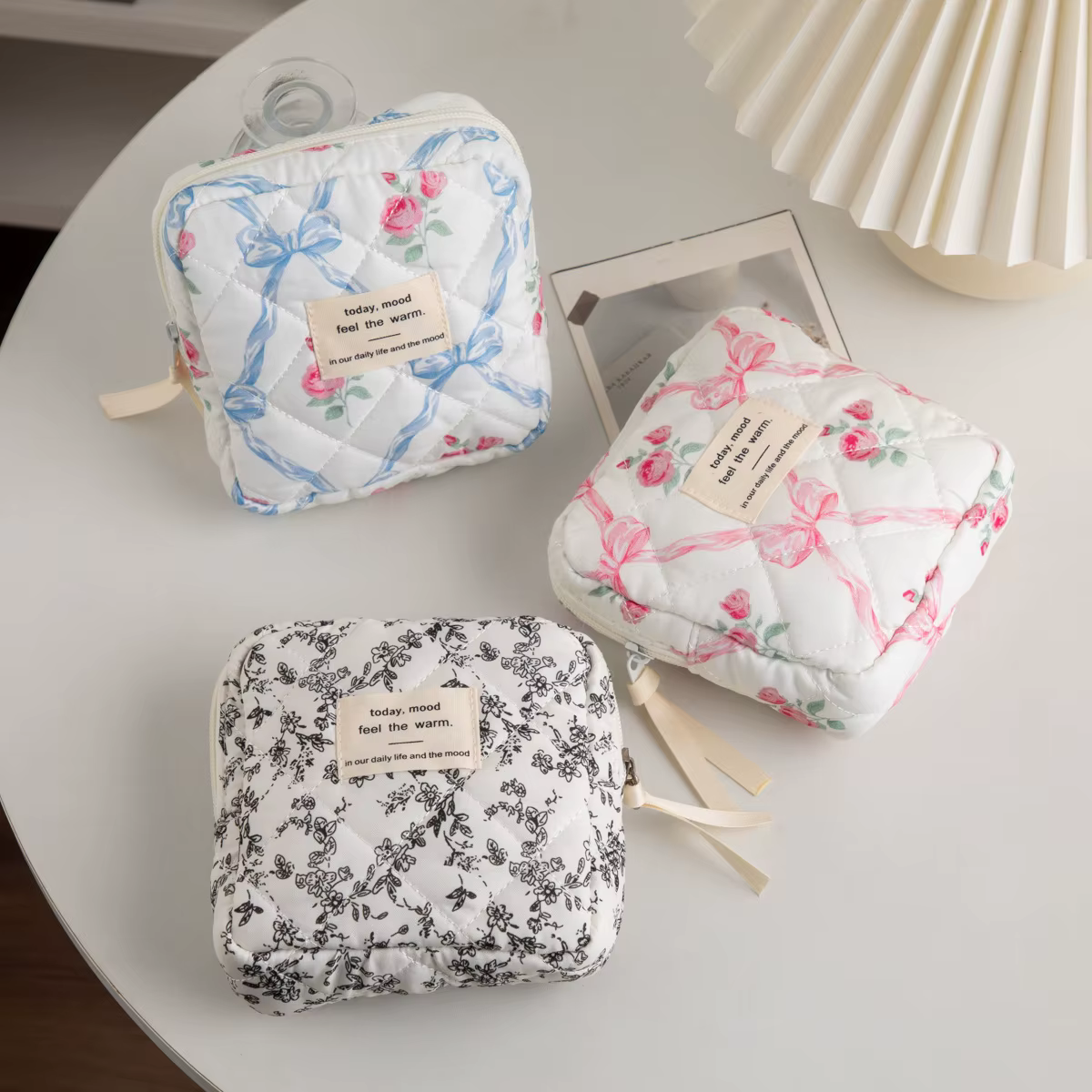 Mini sac à cosmétiques carré mignon pour femmes, écouteurs portables, rouge à lèvres, serviettes hygiéniques, pochette de rangement, petits sacs de maquillage à fermeture éclair