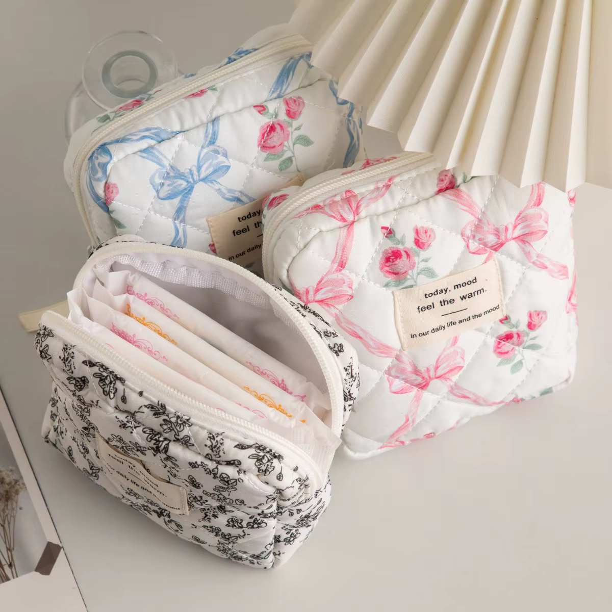 Mini sac à cosmétiques carré mignon pour femmes, écouteurs portables, rouge à lèvres, serviettes hygiéniques, pochette de rangement, petits sacs de maquillage à fermeture éclair