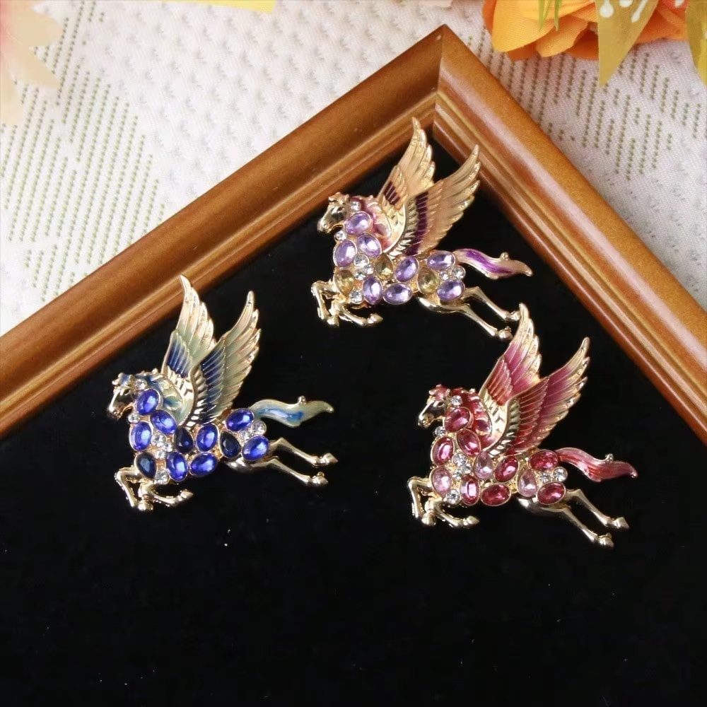 Accessoires de bijoux, broches à motif d'animal cheval ailé pour hommes et femmes, accessoires de bijoux, cadeaux de mariage, de vacances et de fête
