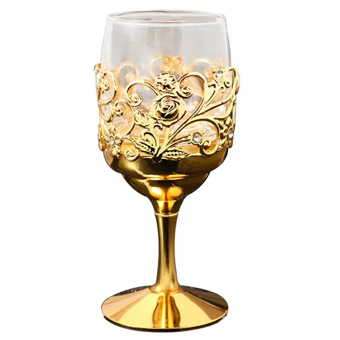Verre à vin doré luxueux, élégant, vintage, creux, pour boire du vin, pour pendaison de crémaillère,