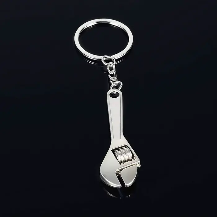 Mini clé de Simulation créative, porte-clés, outil en métal solide, cadeau, outil de poche réglable,