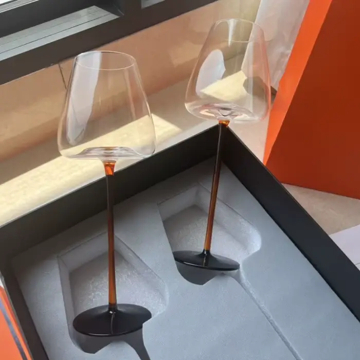 Verre à vin rouge européen à pieds hauts