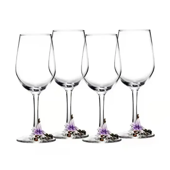 Ensemble de verres à Champagne et à vin en cristal émaillé