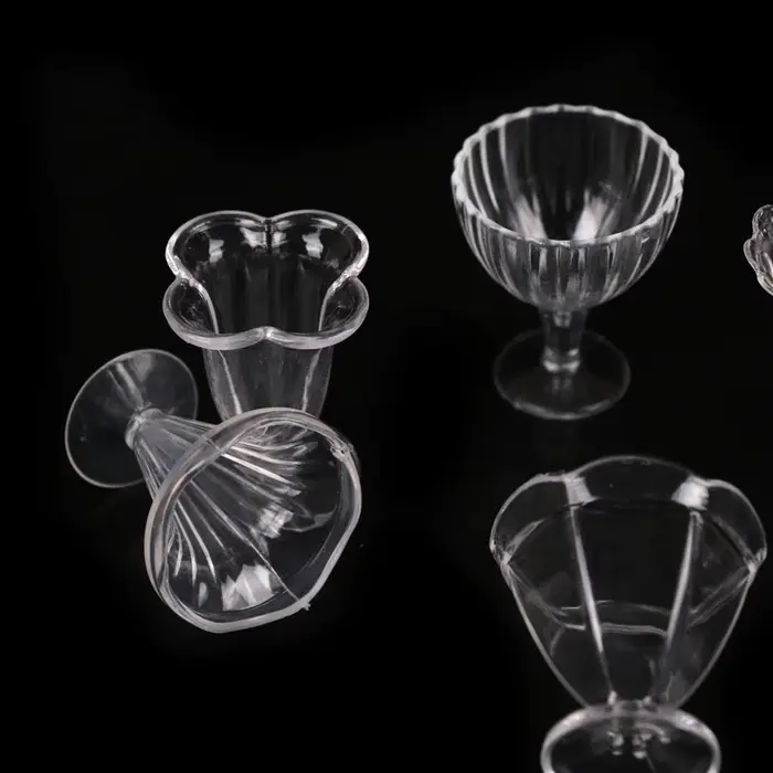 Mini coupe à vin transparente en plastique