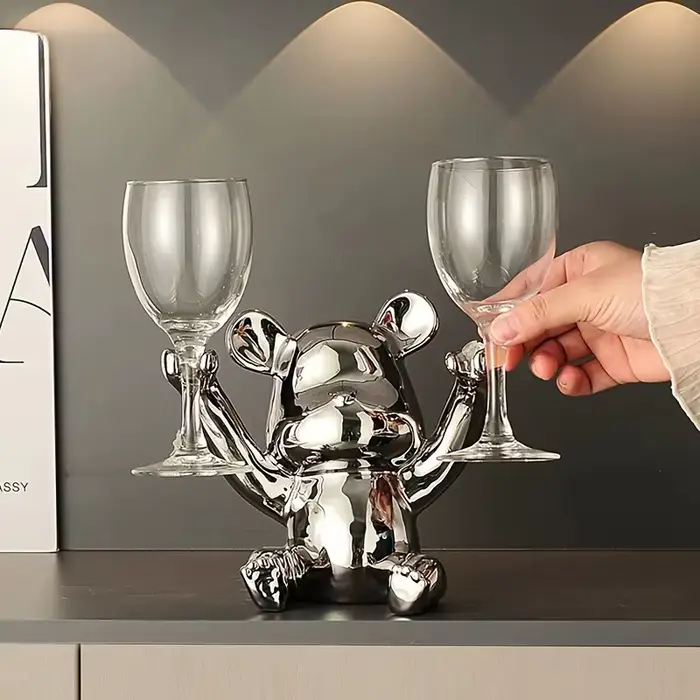 Casier à vin ours créatif avec ouvre-bouteille
