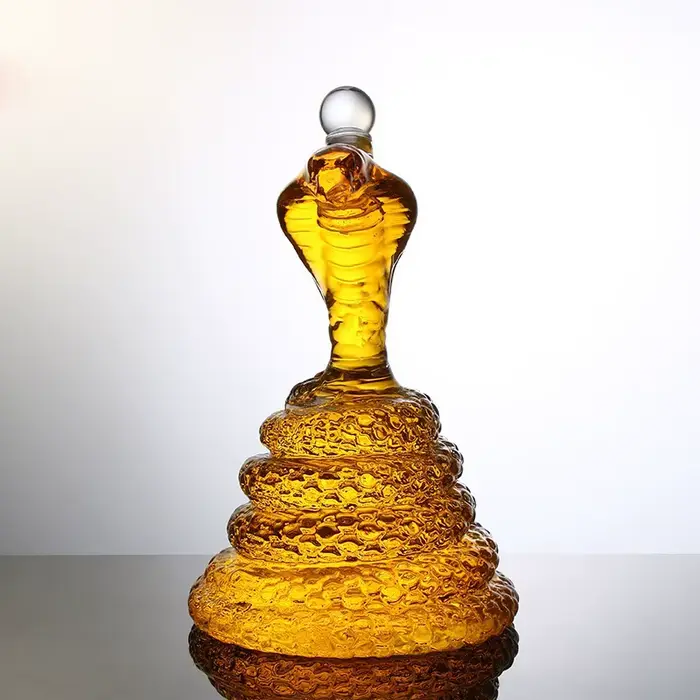 Décanteur de bouteille de vin en serpentin en verre