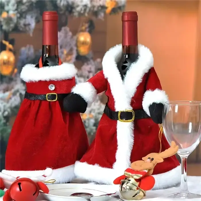 Ensemble de bouteilles de vin de noël créatif