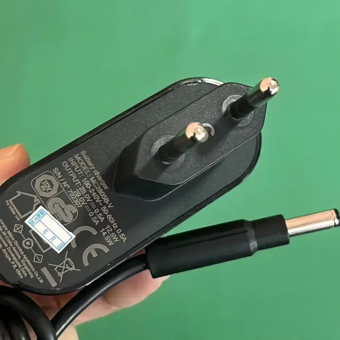 Chargeur électrique pour aspirateur sans fil Midea