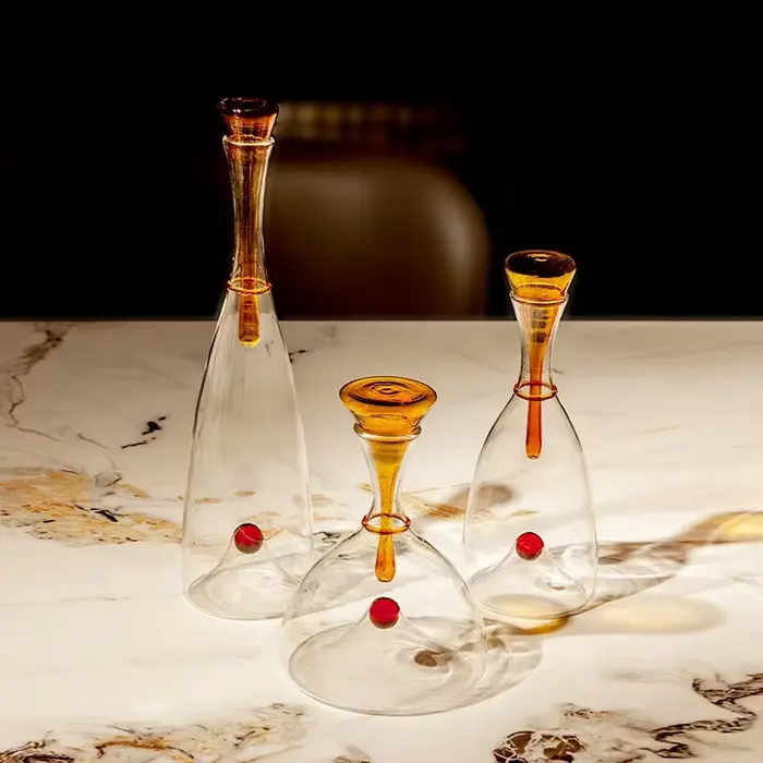 Carafe en verre minimaliste moderne