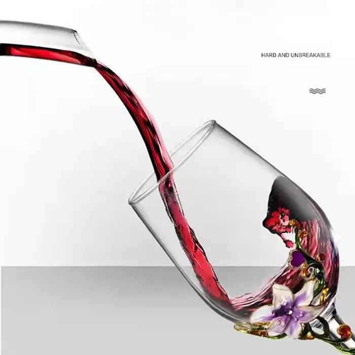 Ensemble de verres à Champagne et à vin en cristal émaillé